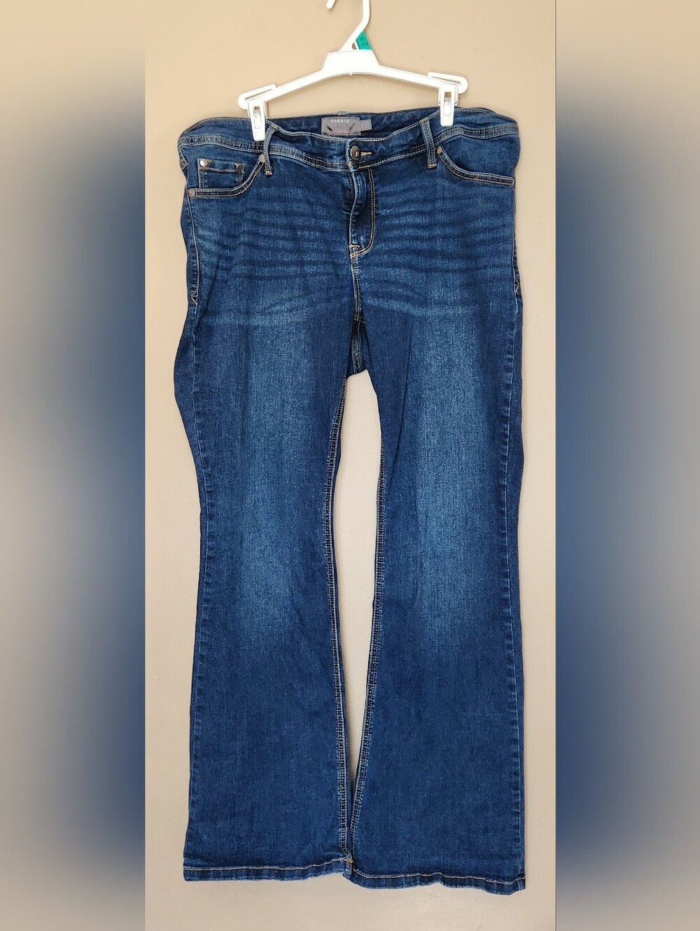 Torrid Womens Size 16R Dark Wash Mid Rise Luxe Slim Boot Super Stretch Jeans